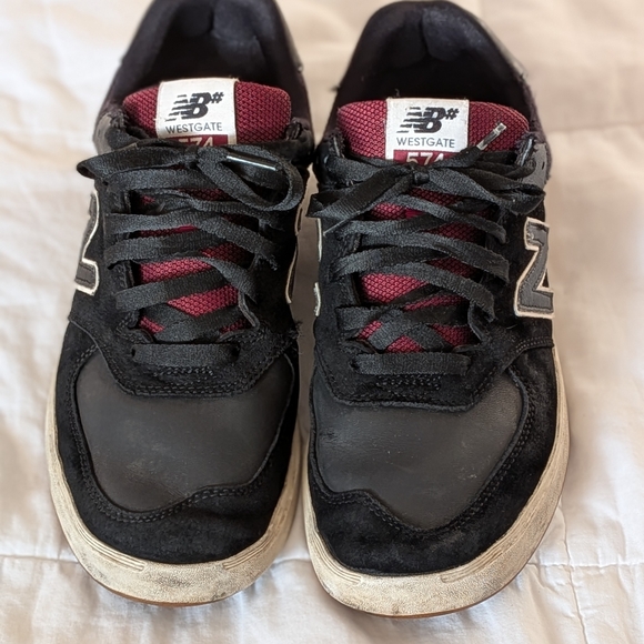 New Balance Men’s Black & Burgundy Casual Sneakers - Picture 3 of 6